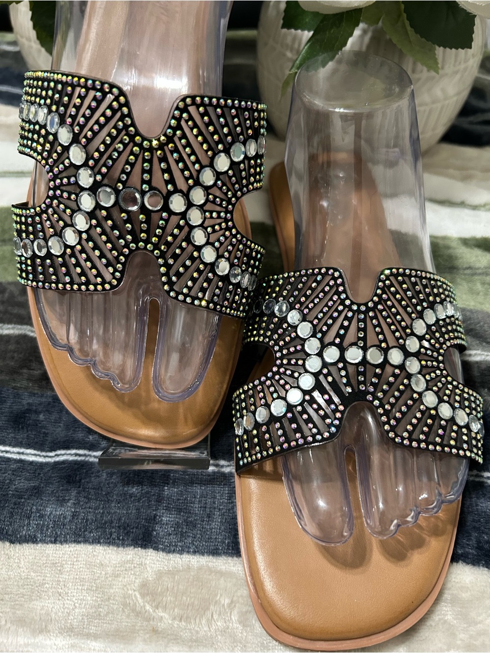 NWOT Bellanie Beautees Black Crystal-Embellished Women's Slide Sandals Size 10 - Picture 2 of 5